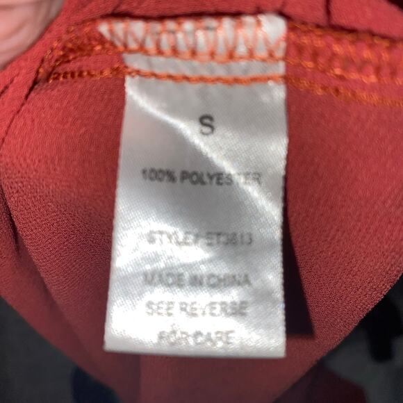 Elodie Red Twist Front Drape Blouse SZ Small Workwear Career Work Top Casual - Picture 7 of 7